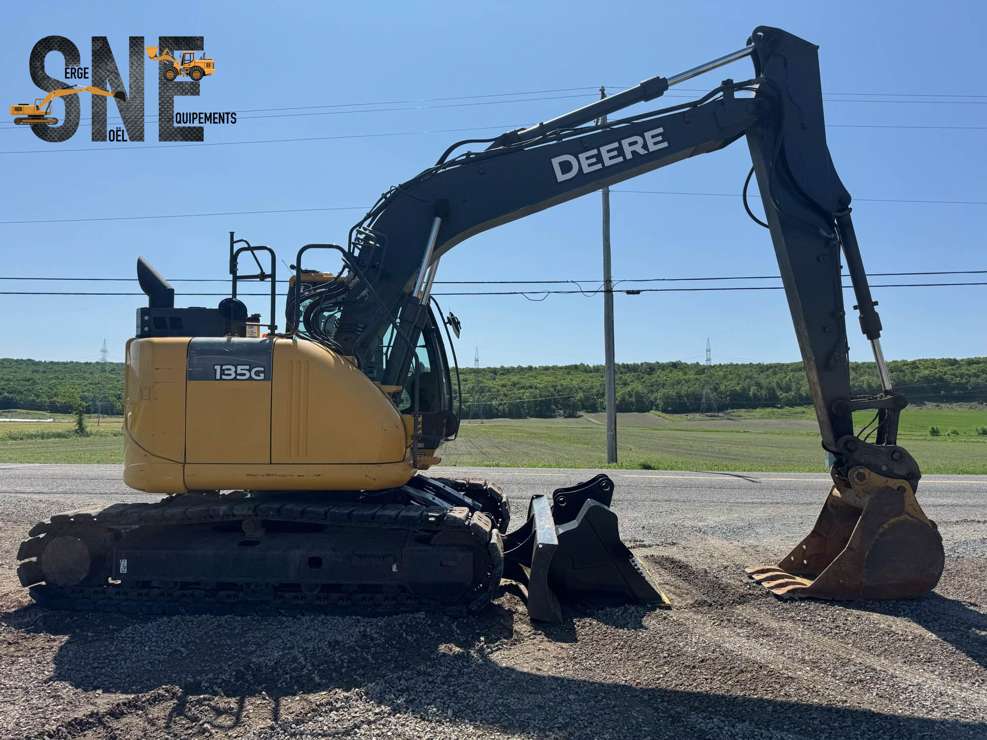 John Deere 135G_6740.jpg