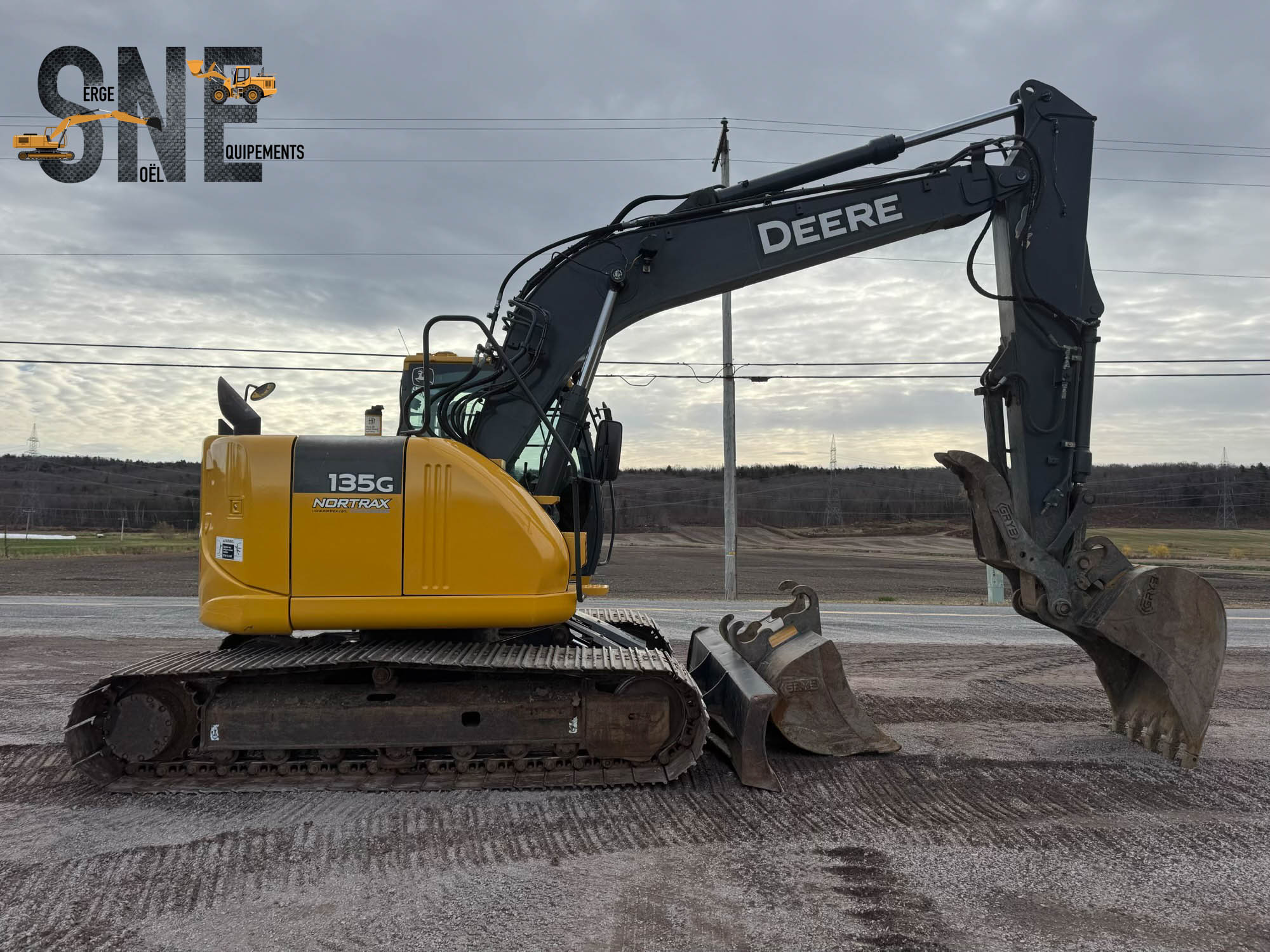 John Deere 135G_9319.jpg