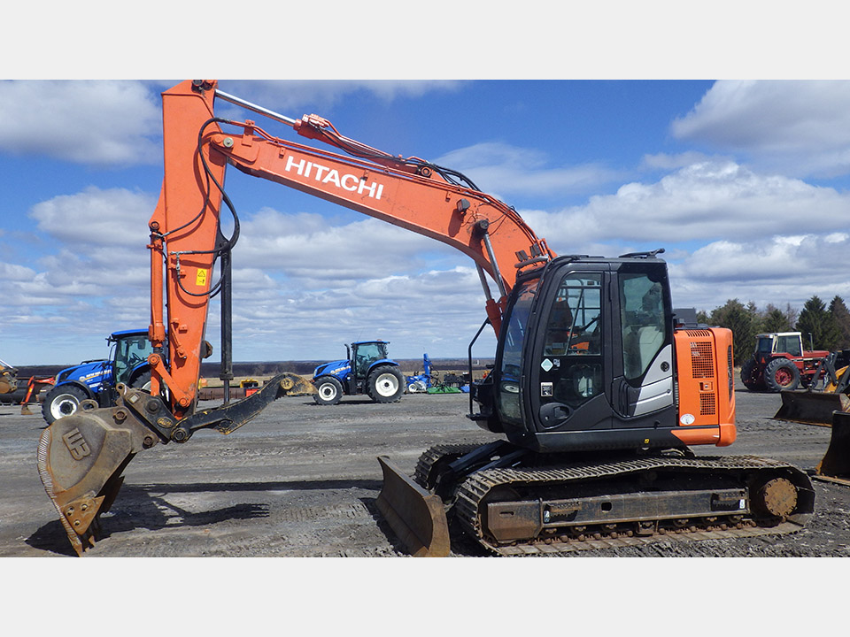 hitachi 135 2.JPG