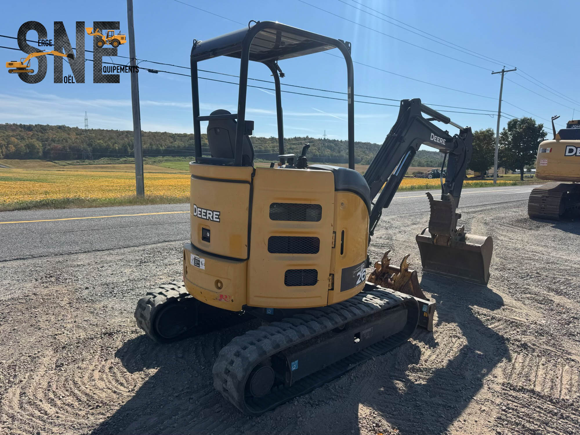 John Deere 26G_8280.jpg