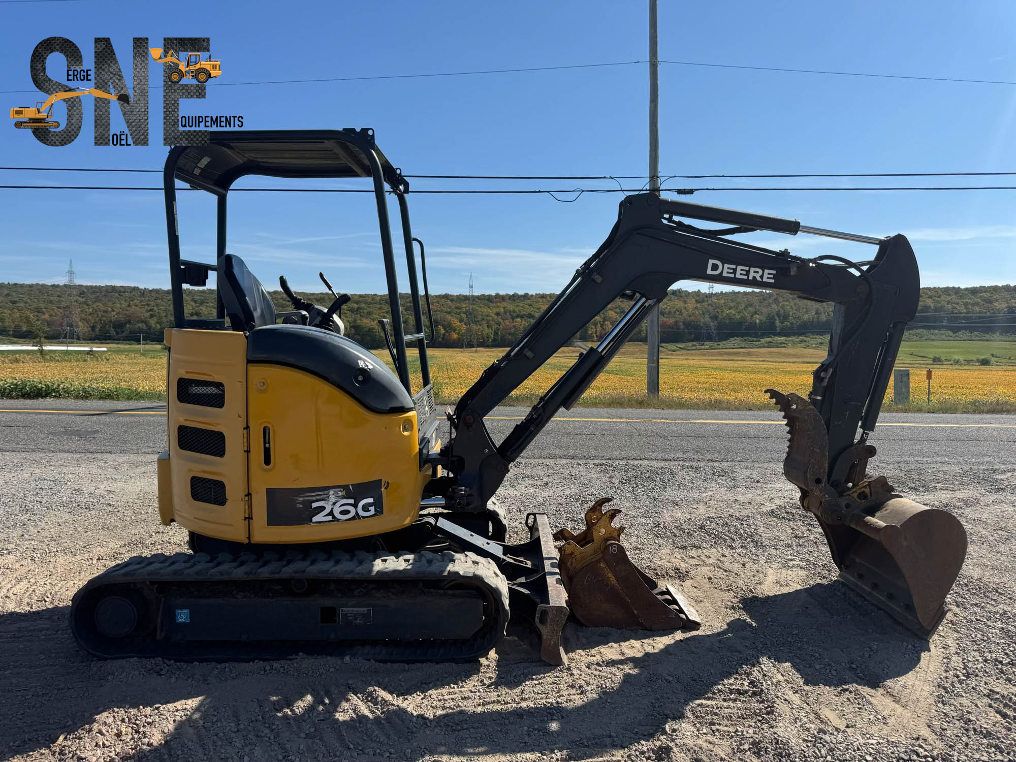 John Deere 26G_8279.jpg