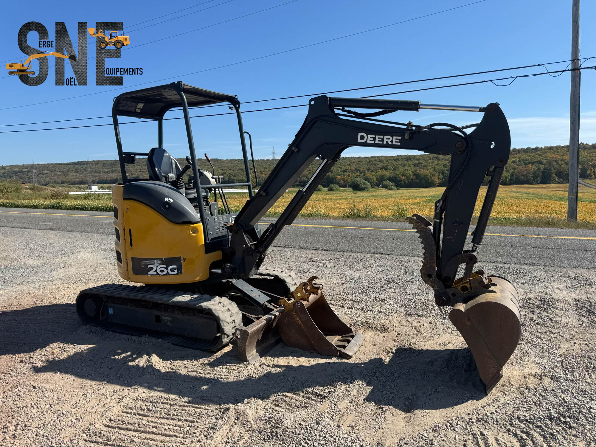 John Deere 26G_8278.jpg