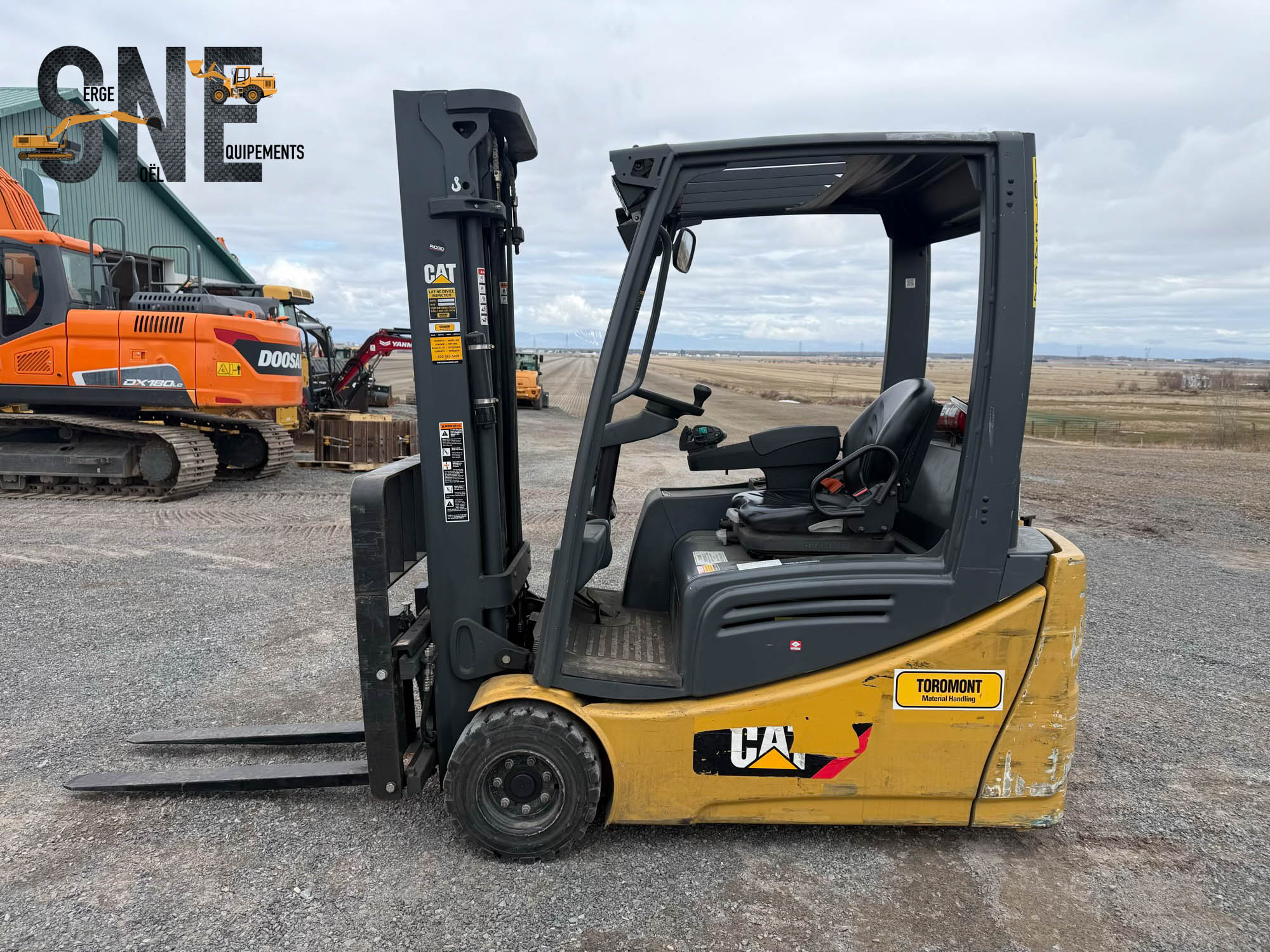 Caterpillar 2ET4000_1240.jpg