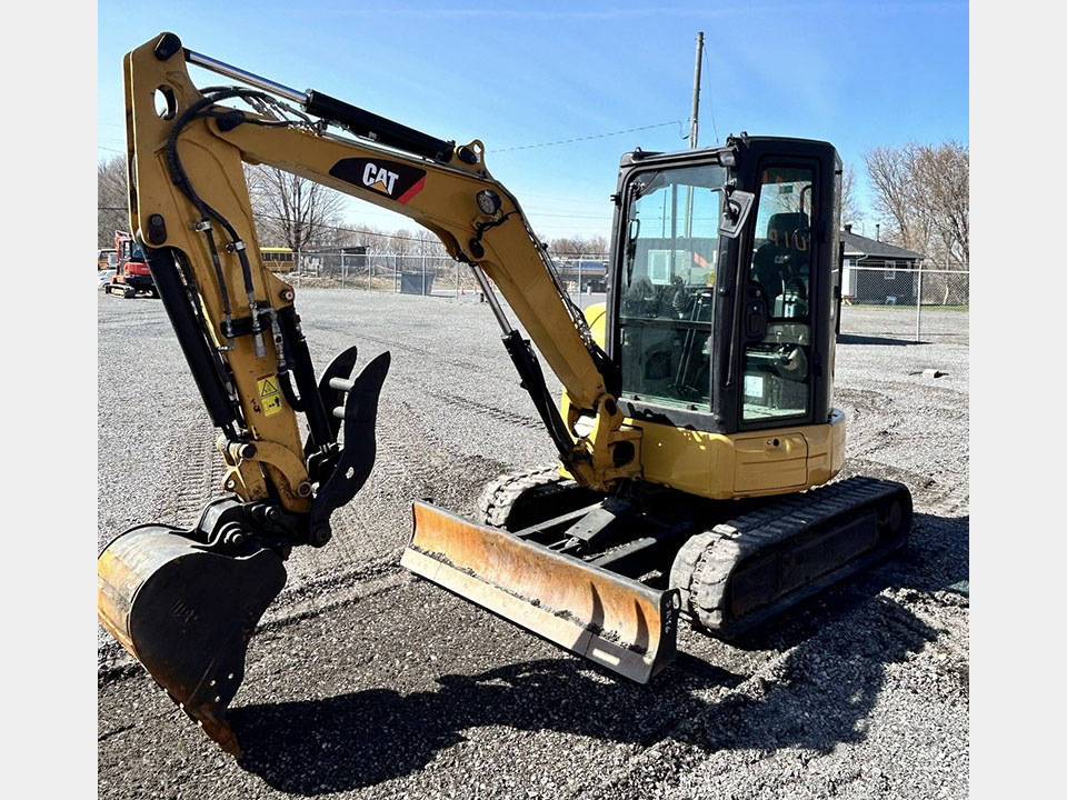 3035_caterpillar_3.jpg