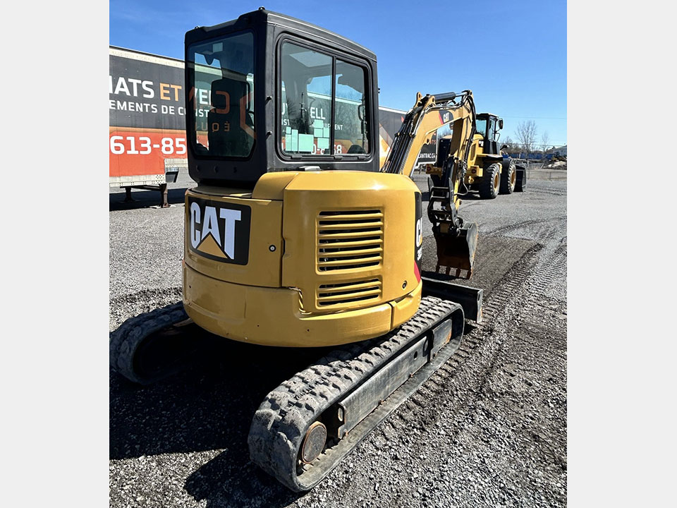 3035_caterpillar_2.jpg