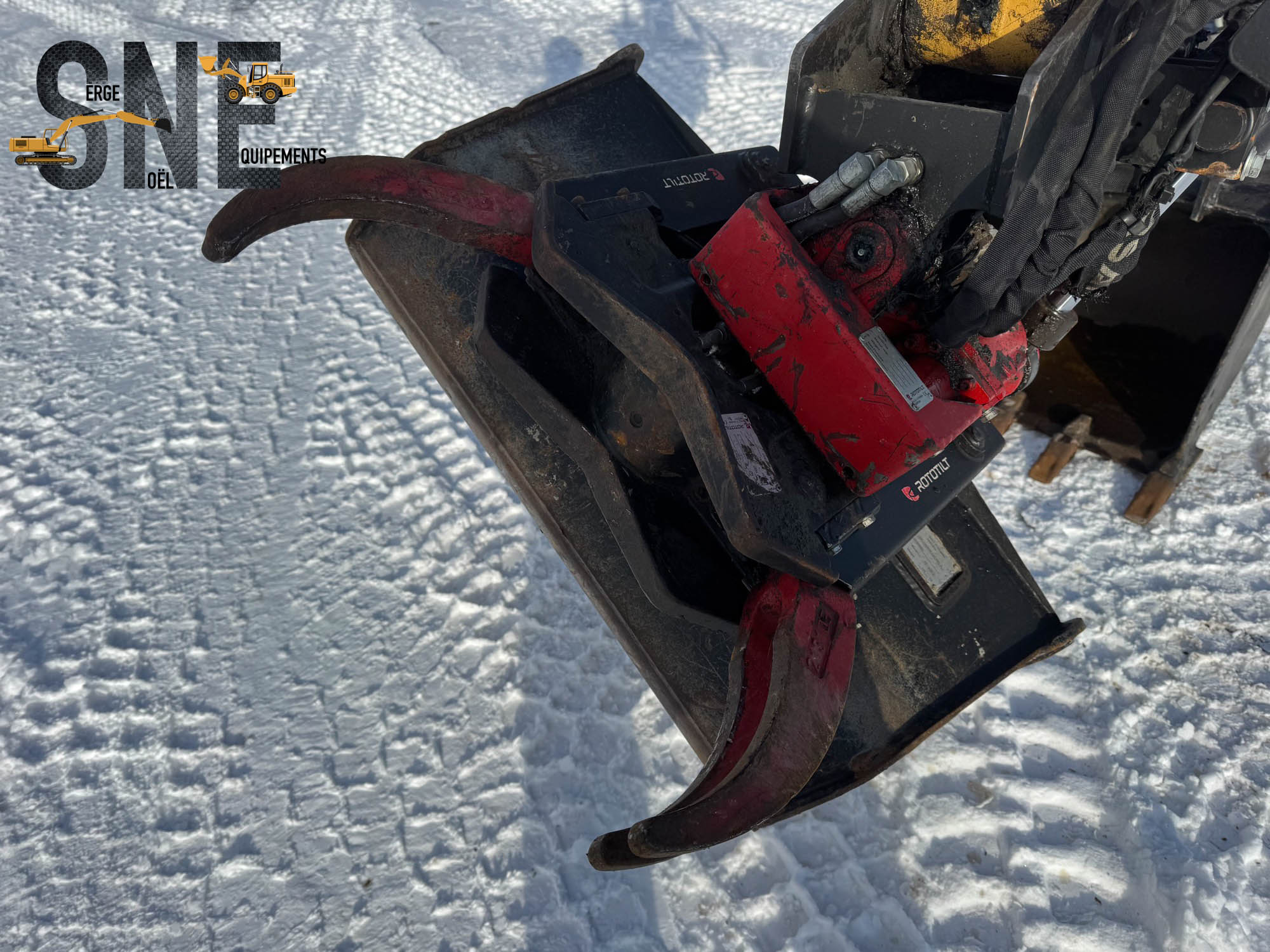 Caterpillar 303.5_9989.jpg