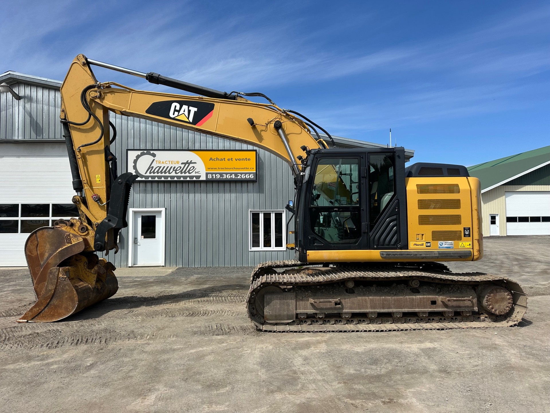 Cat 320E (1).jpg