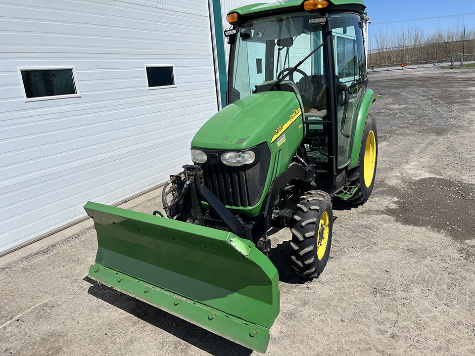 John-Deere-3720-2010.jpg