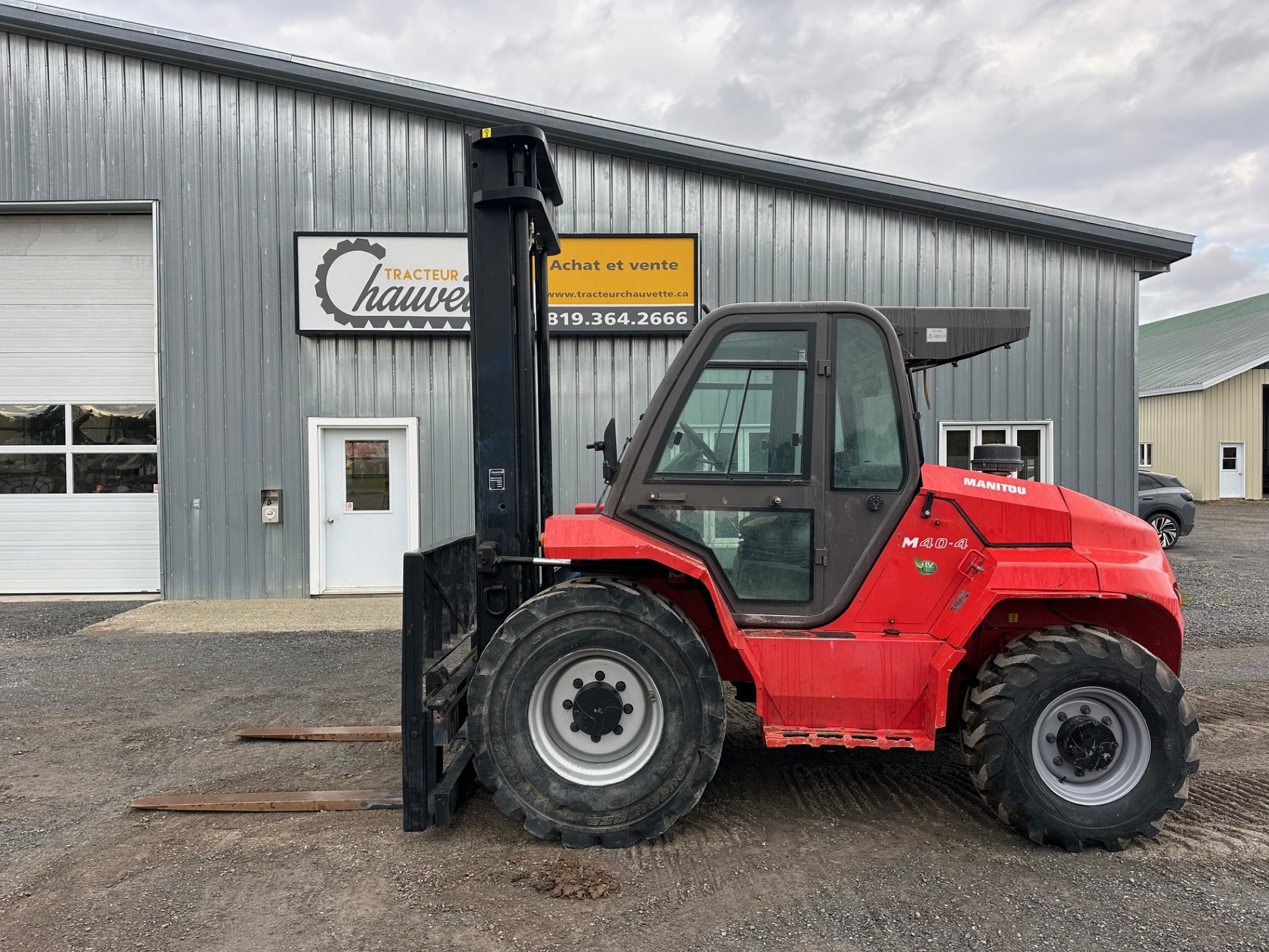 Manitou M40-4 (1).jpg