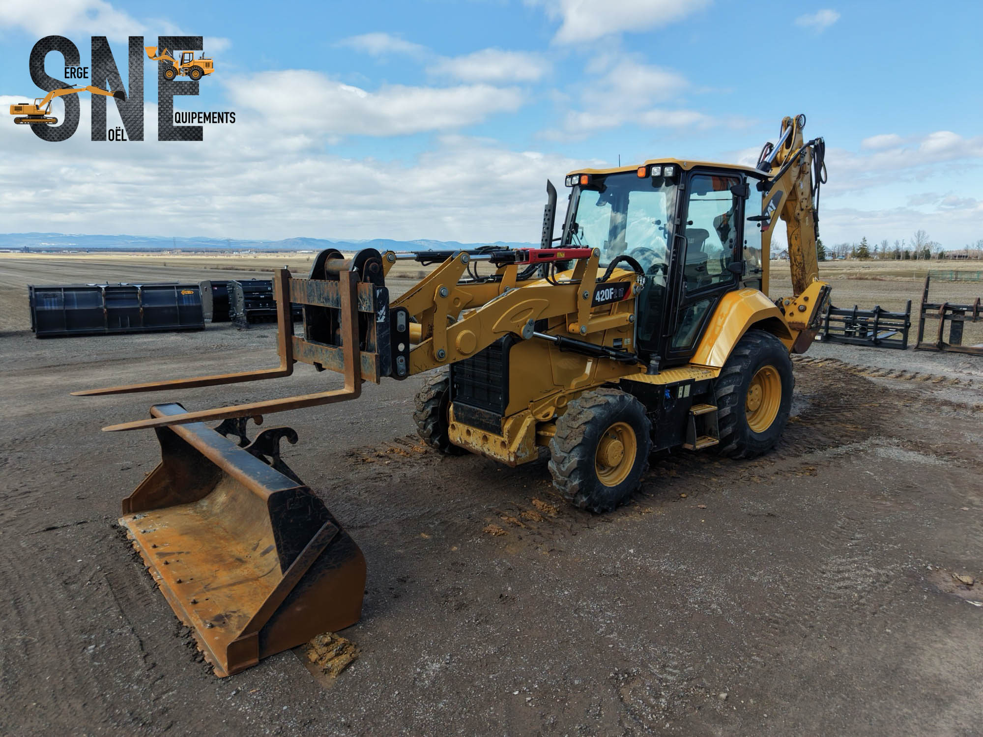 Caterpillar 420F2 IT_153044_0148_1776715806444_photo.jpg