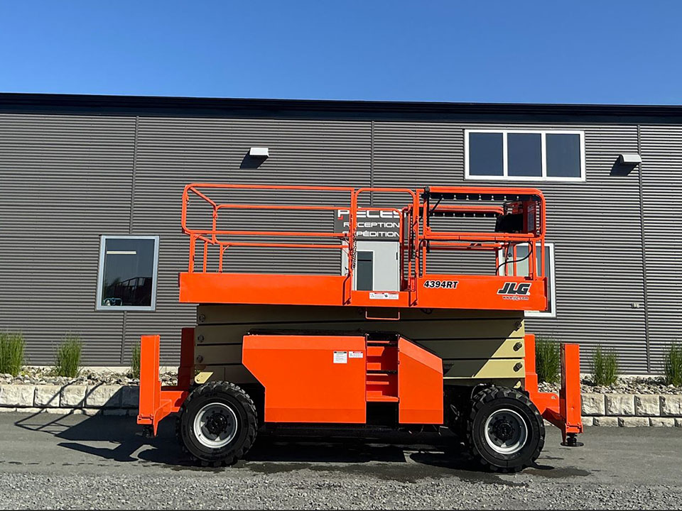 JLG- 4394RT-2015.jpg