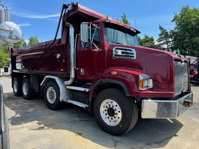 2015-Western-Star-4700.jpg