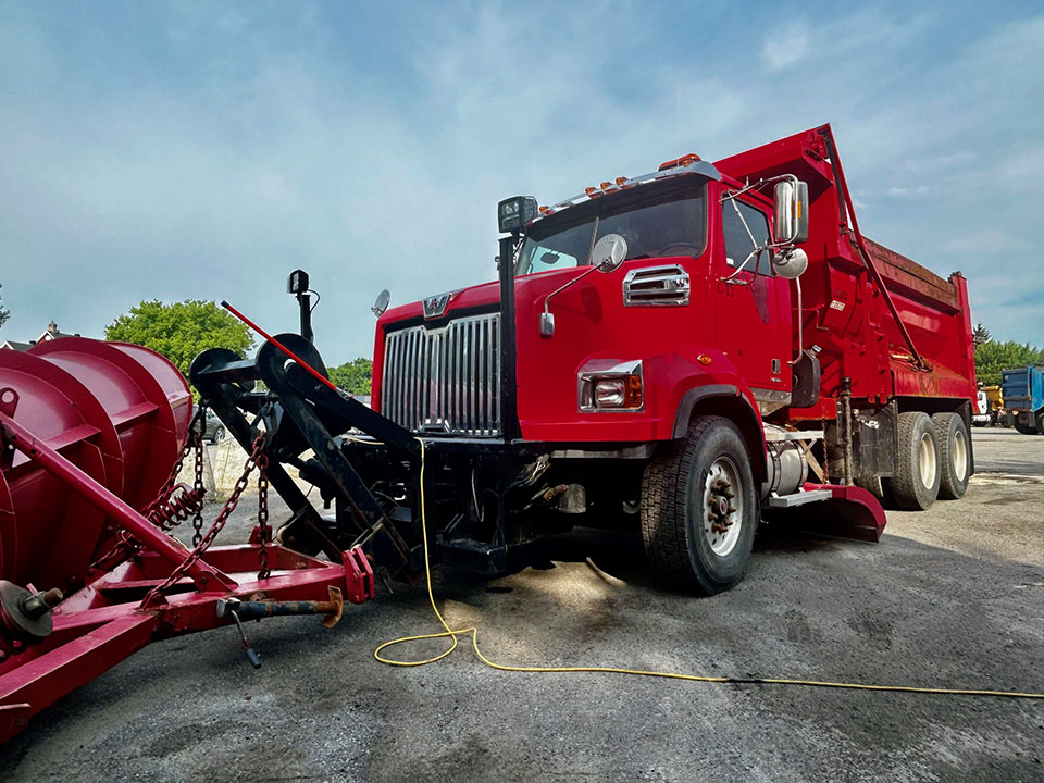 2013-Western-Star-4700.jpg