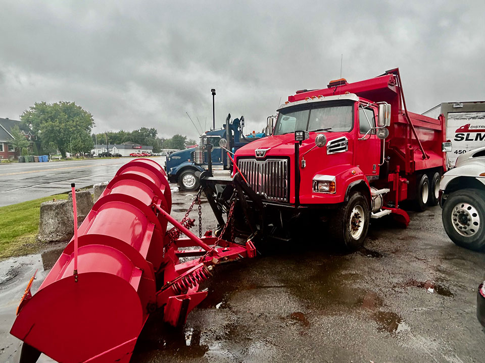 2013-Western-Star-4700.jpg