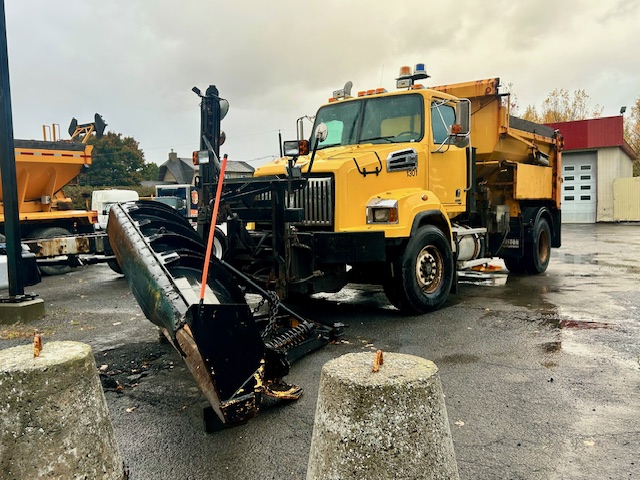 2013 Western Star 4700.jpg