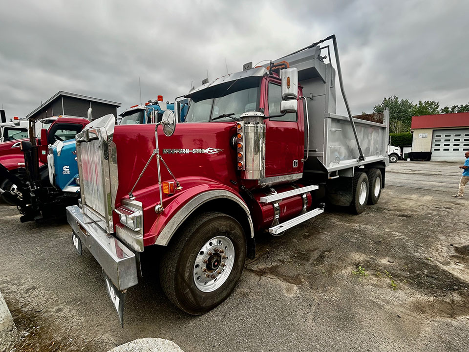 2006 Western Star 4900.jpg