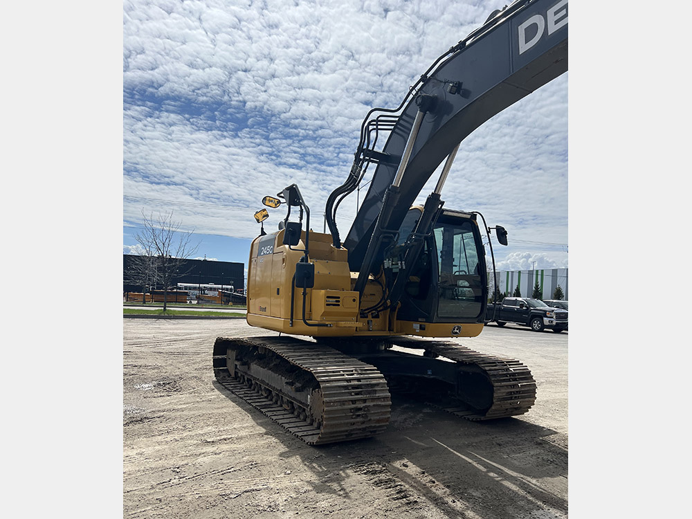 4hk1_john-deere_excavatrice-sur-chenilles_3.jpg