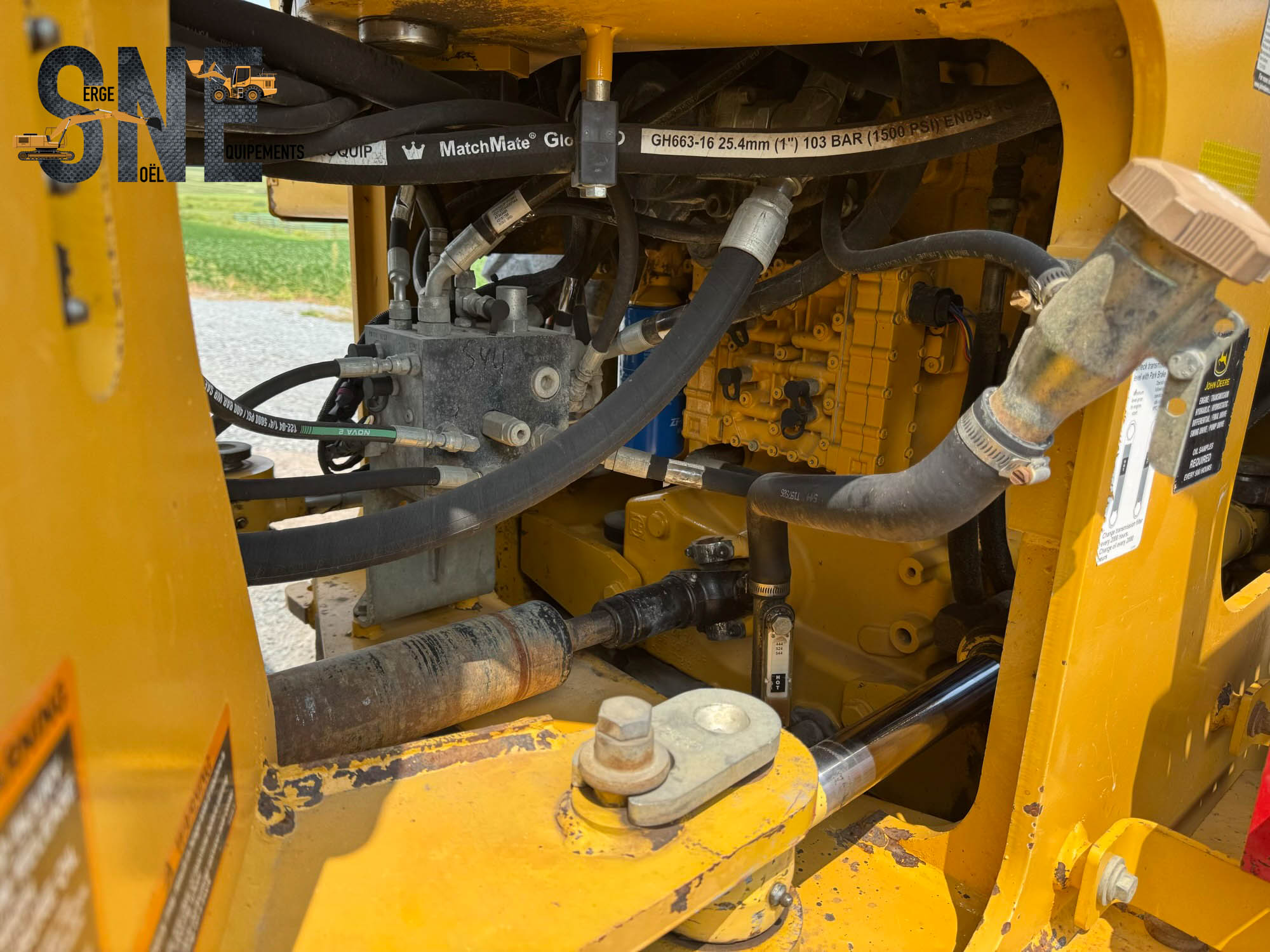 John Deere 544K_7490.jpg