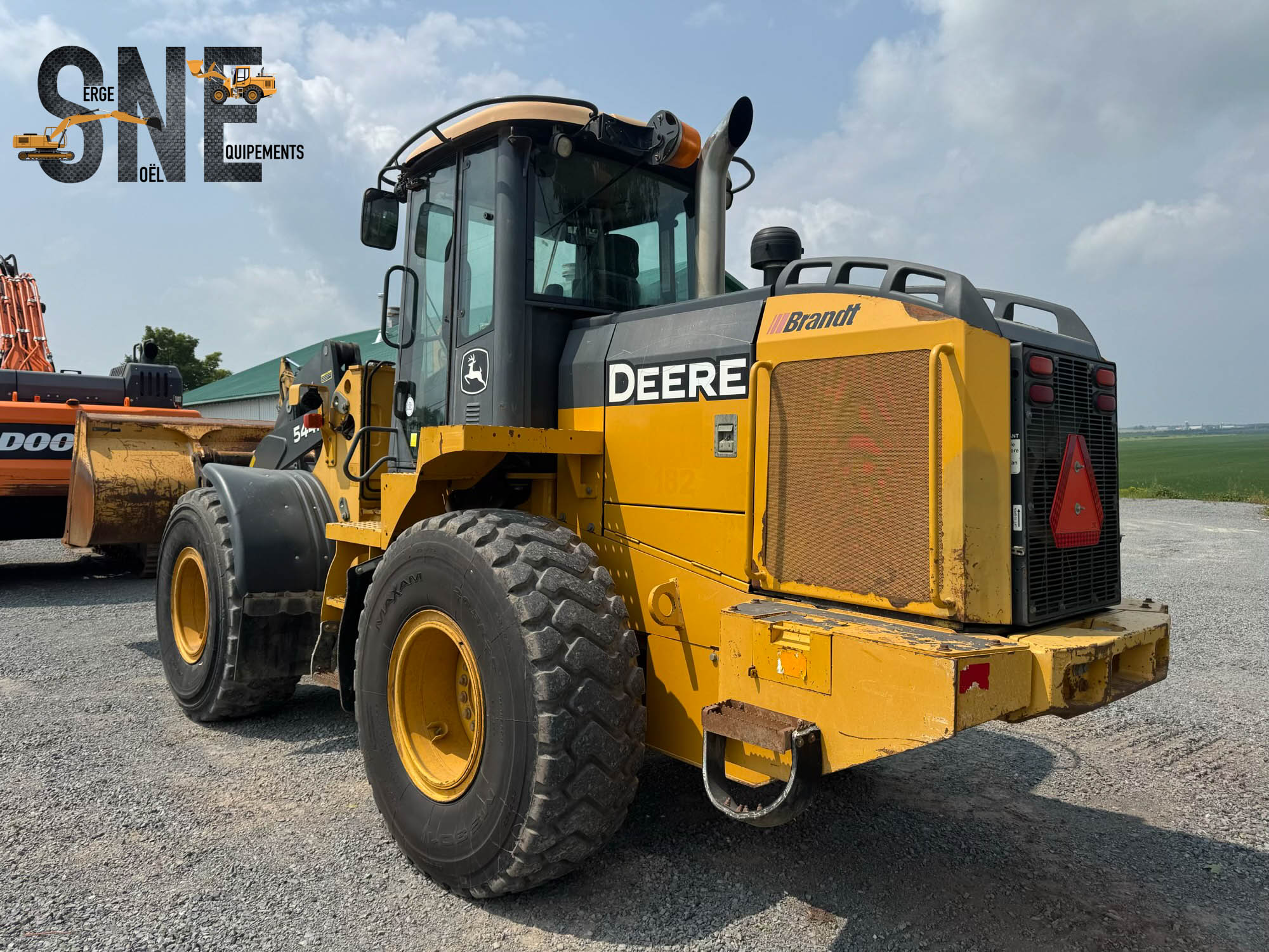 John Deere 544K_7488.jpg