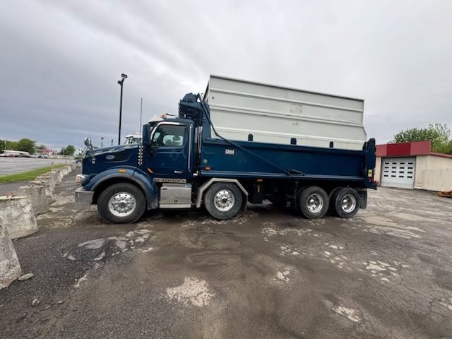 Peterbilt-579-2021.jpg