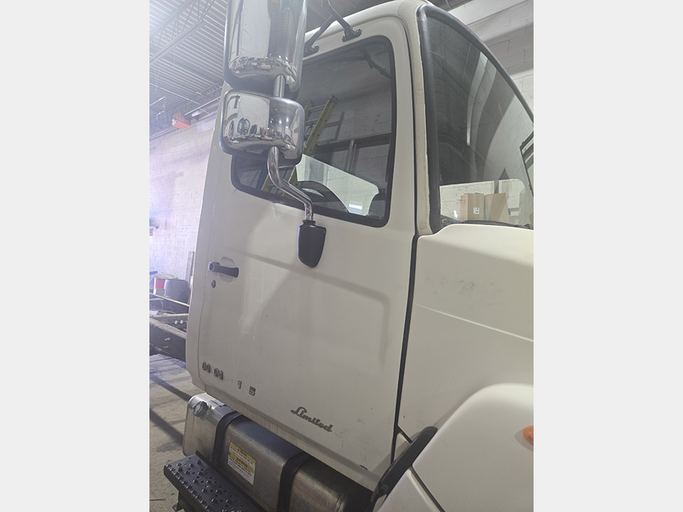 Hino-2.jpg