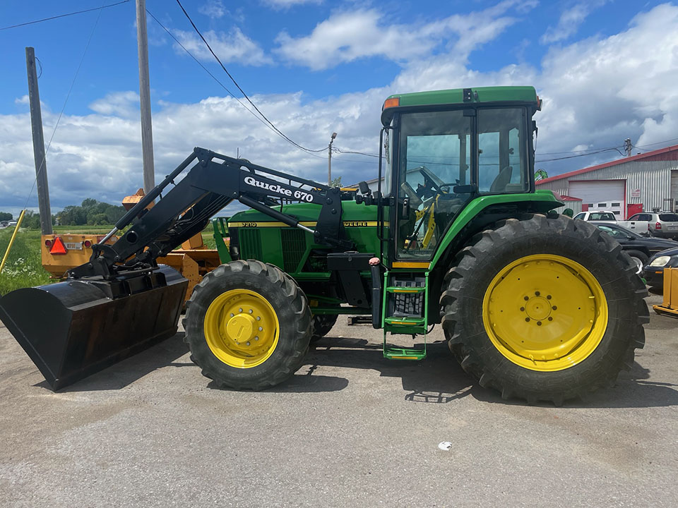 John-Deere-7210.jpg