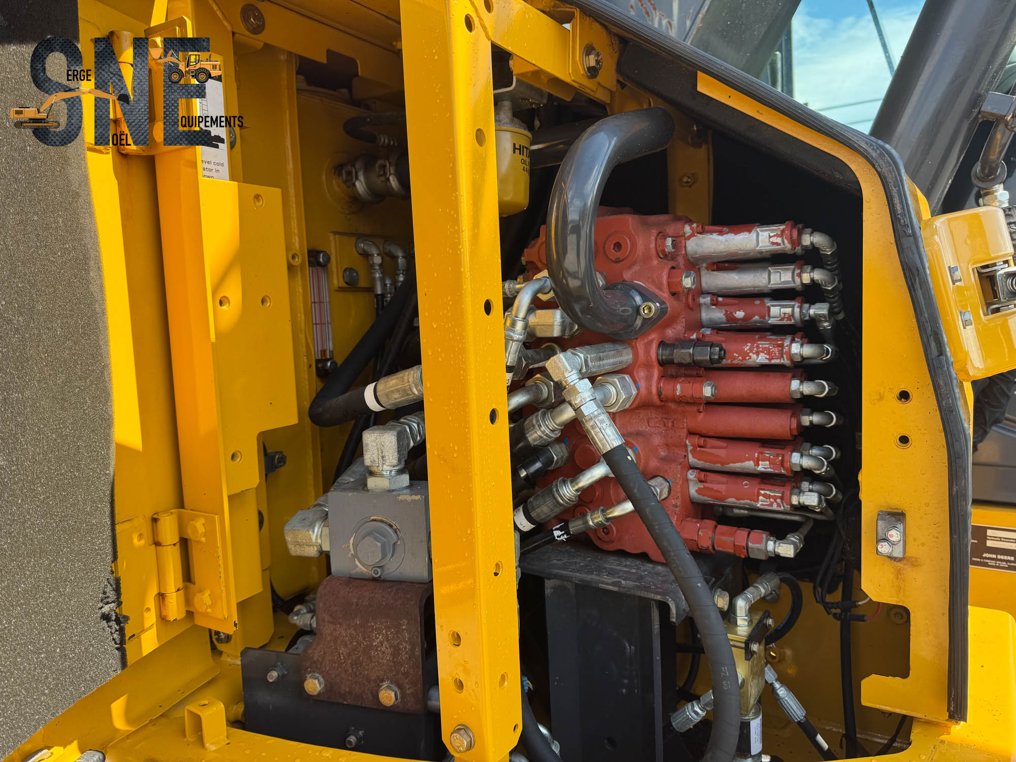 John Deere 75G_7836.jpg