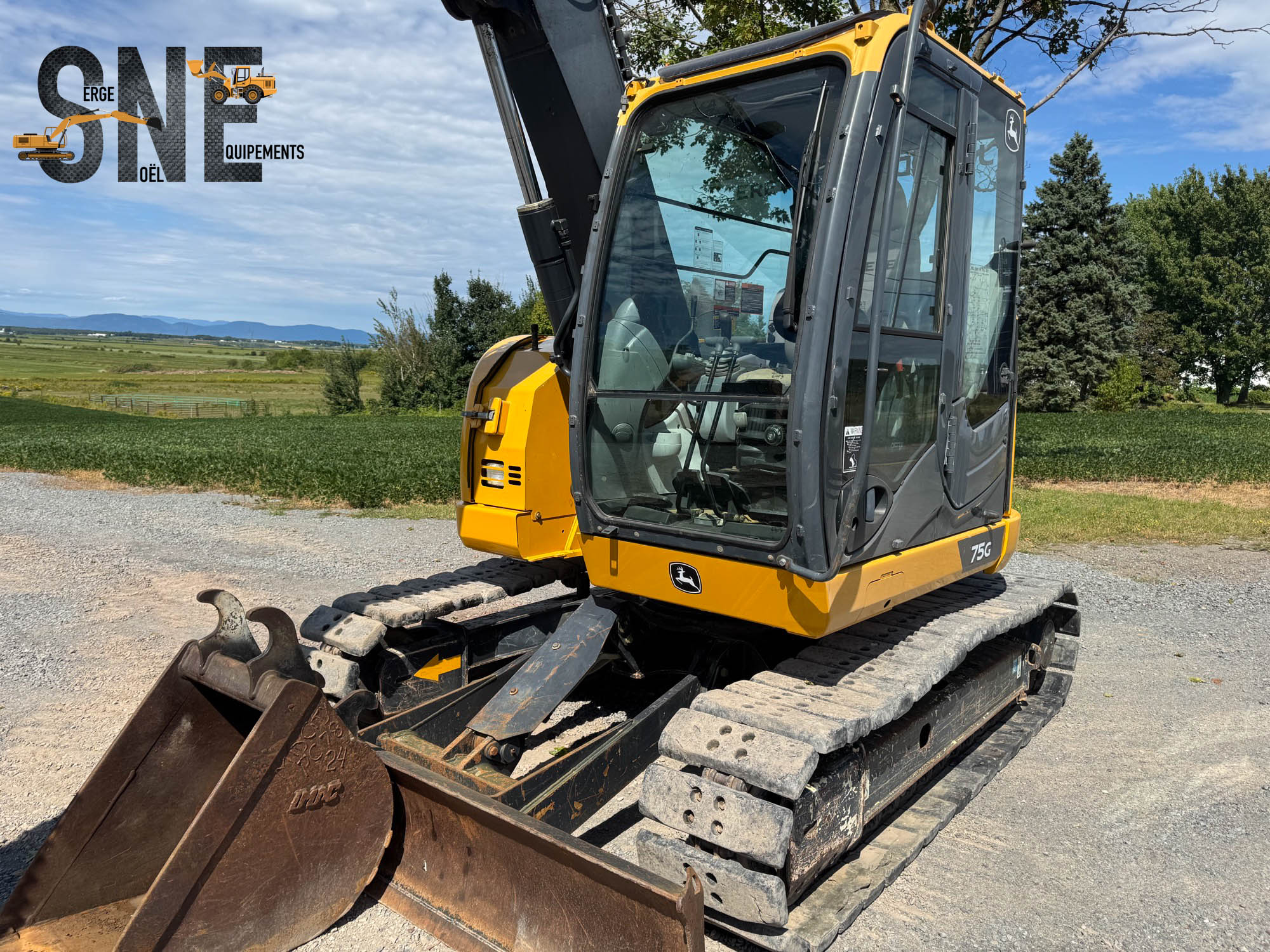 John Deere 75G_7835.jpg