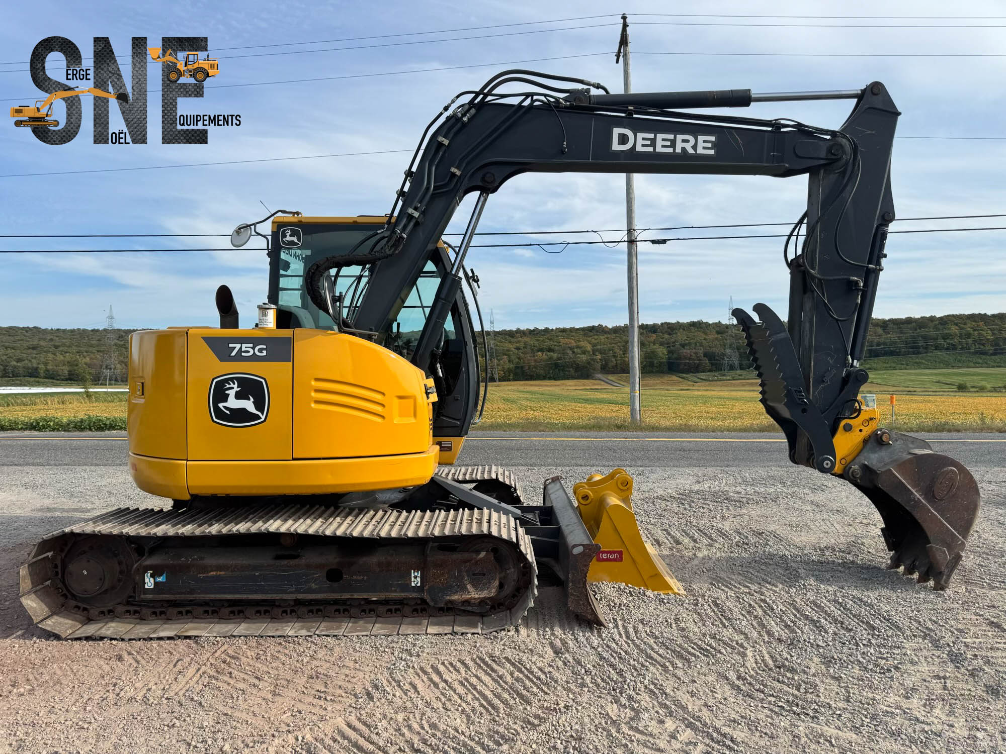 John Deere 75G_8254.jpg