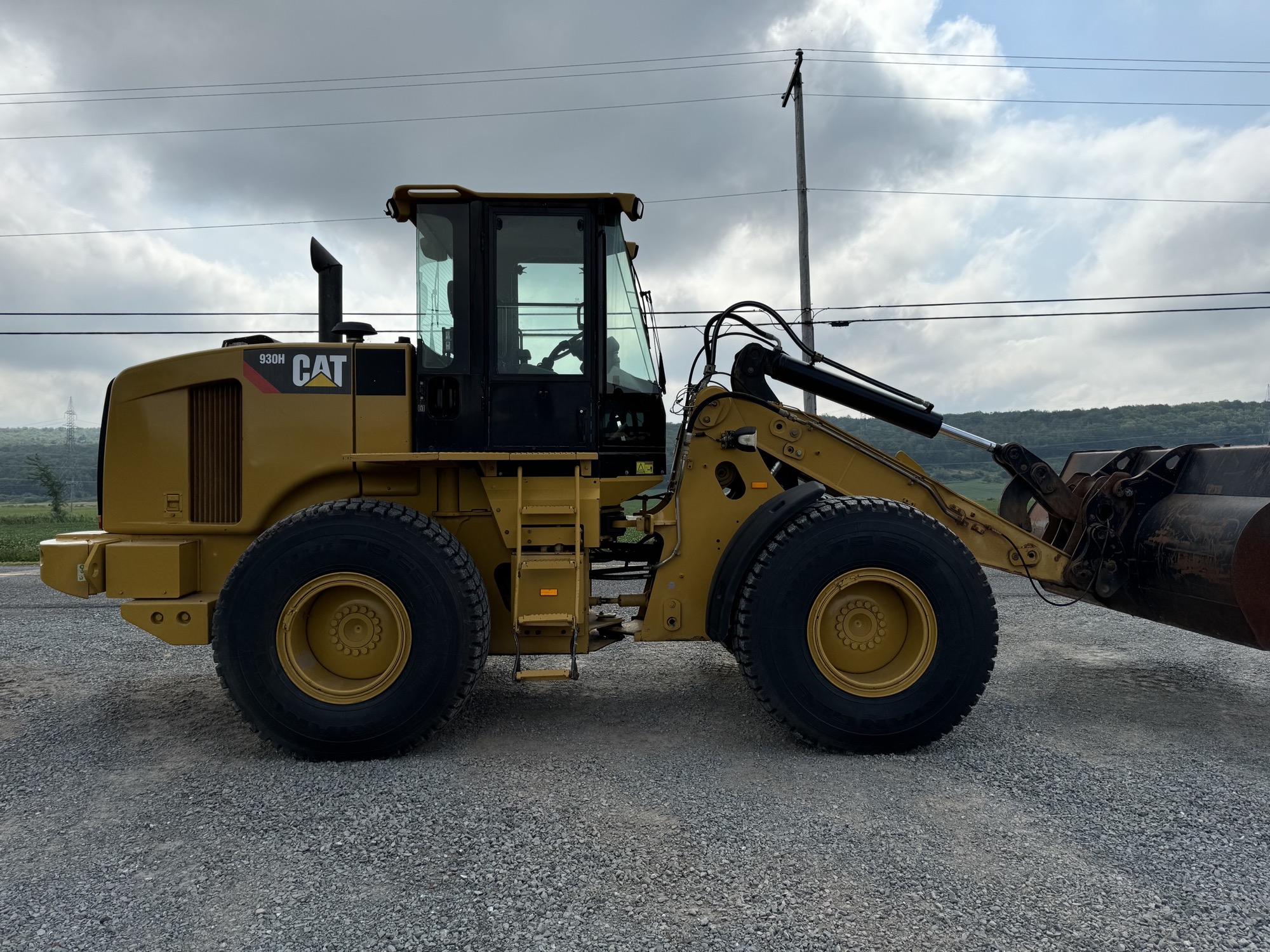 Caterpillar 930H_1856.jpg