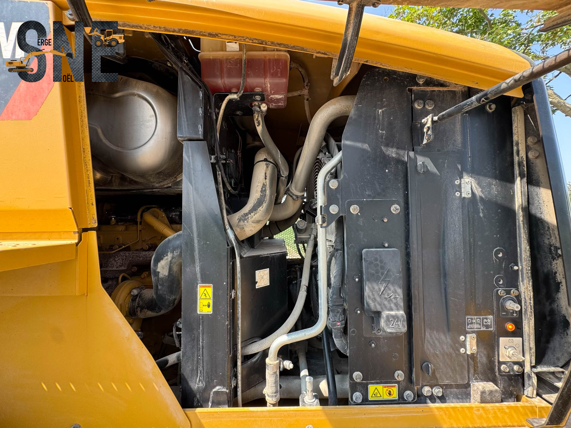 Caterpillar 930M_7673.jpg