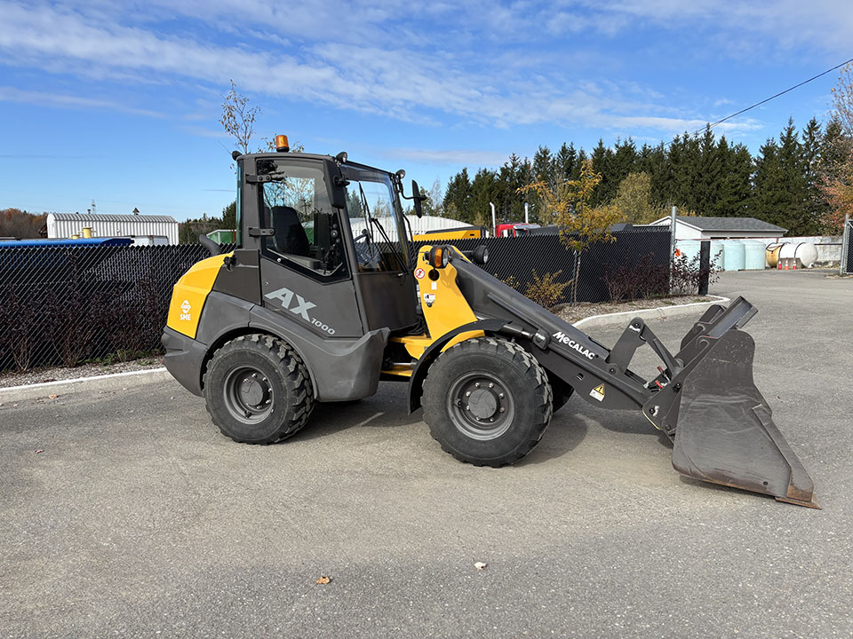 2022, Mecalac, AX1000, 122h, 89 500.jpg