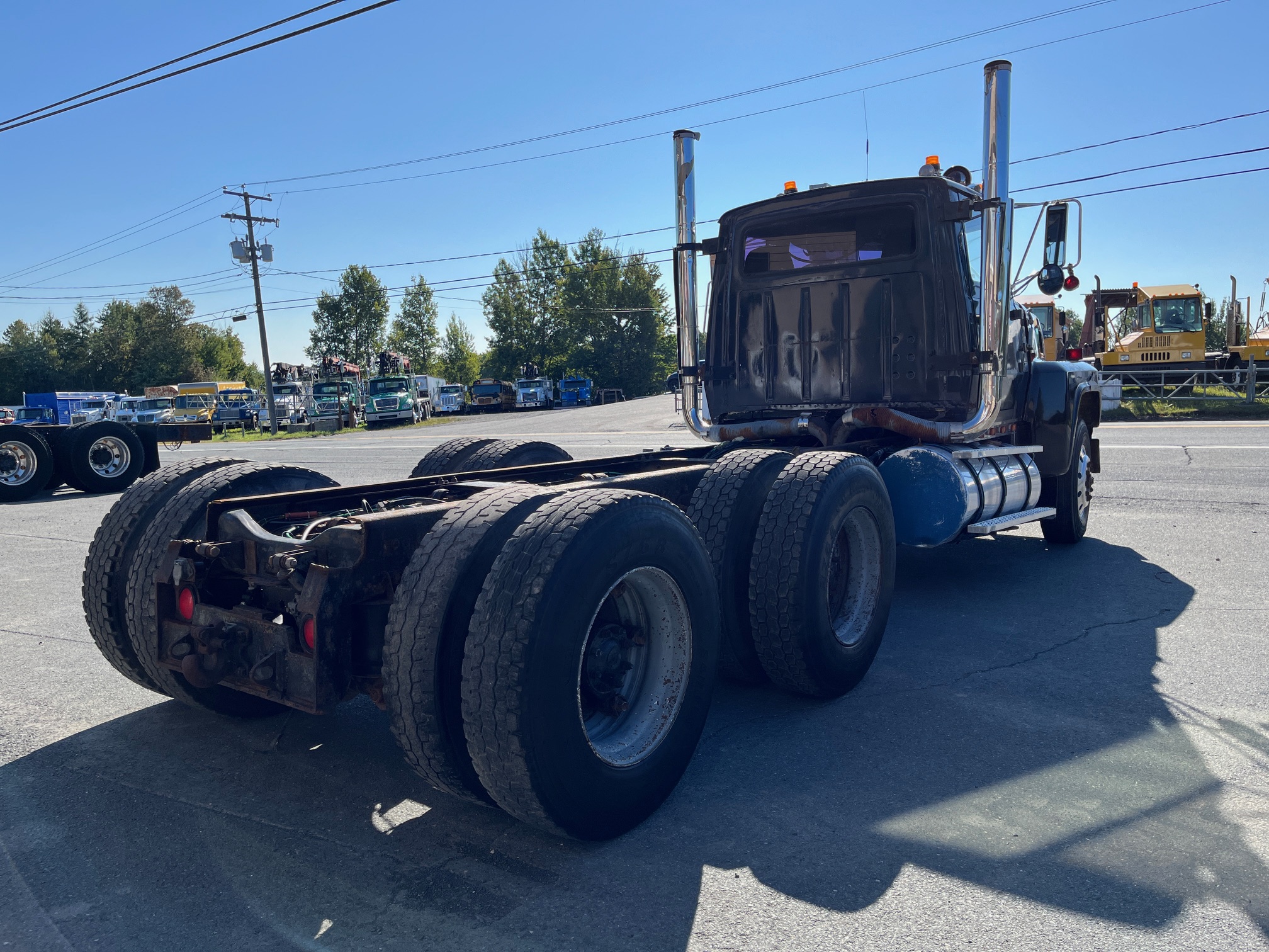 1987 - Ford LTL - Cab and Chassis 04.JPG