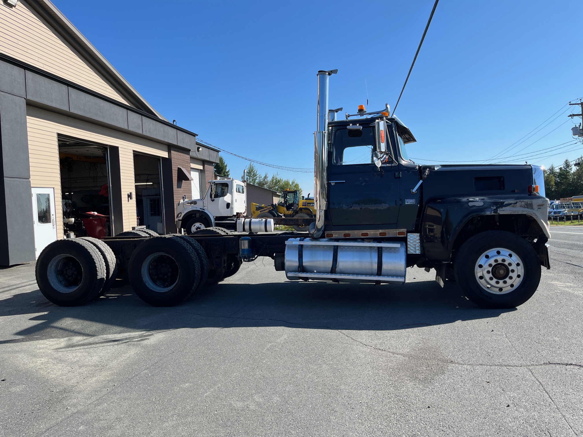 1987 - Ford LTL - Cab and Chassis 03.JPG