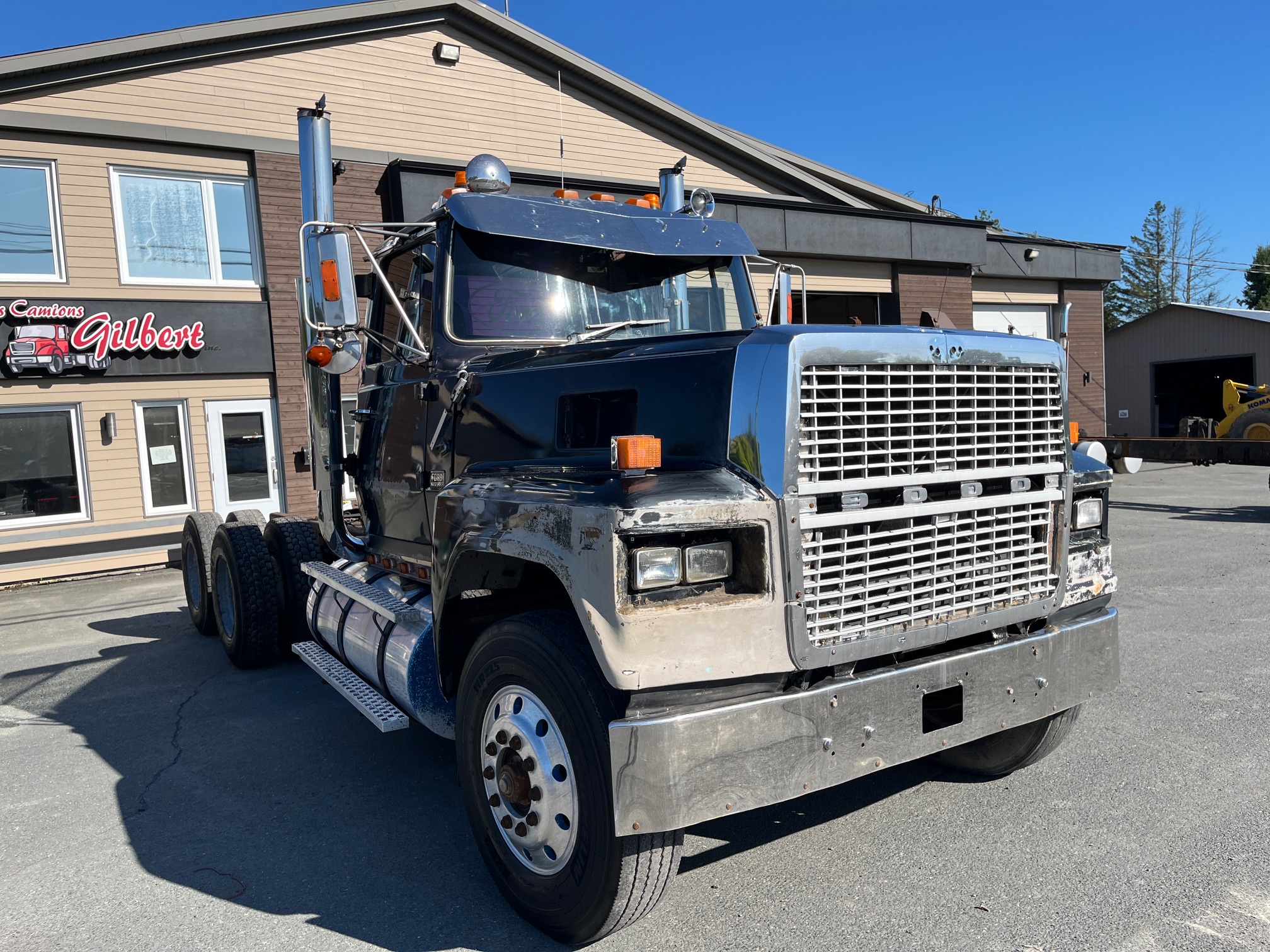 1987 - Ford LTL - Cab and Chassis 02.JPG