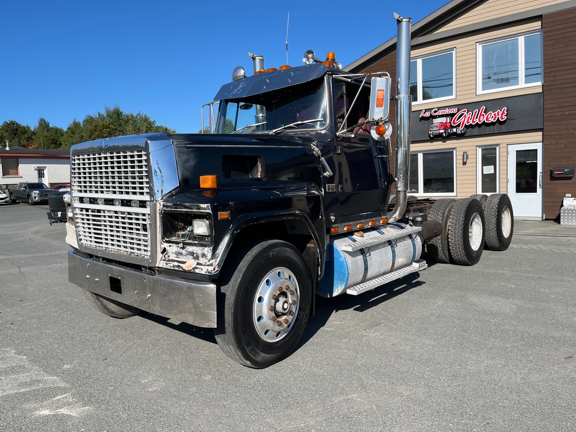 1987 - Ford LTL - Cab and Chassis 01.JPG