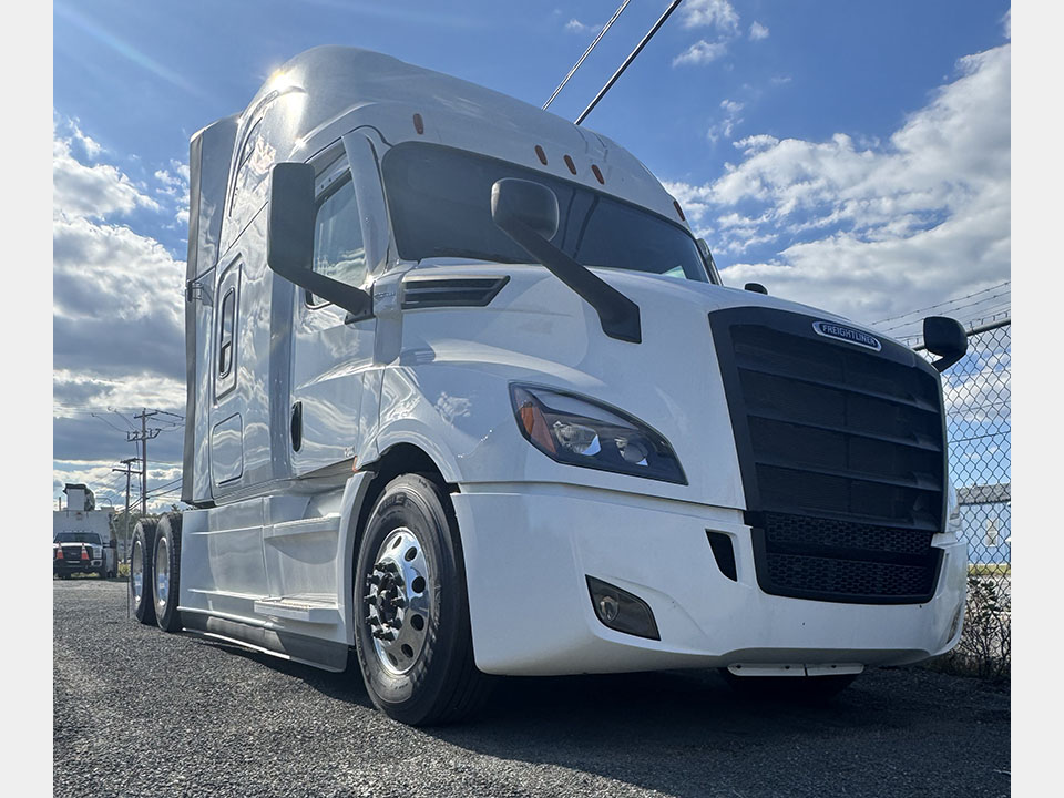 2025 Freightliner cascadia.jpeg