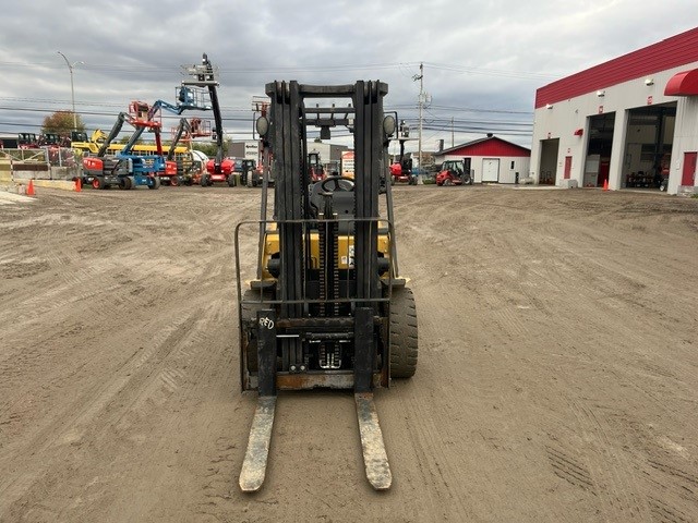 Caterpillar GP30N5 2018 #CE3272 Profil avant front side.jpg