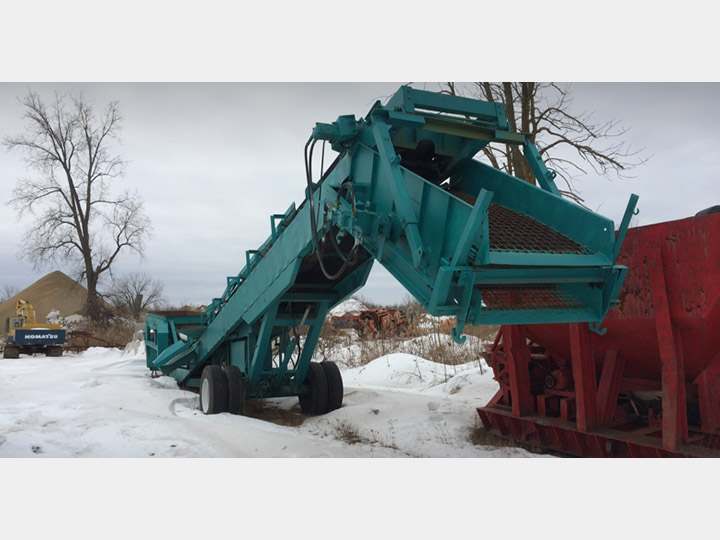 Tamiseur Powerscreen Commander.jpg