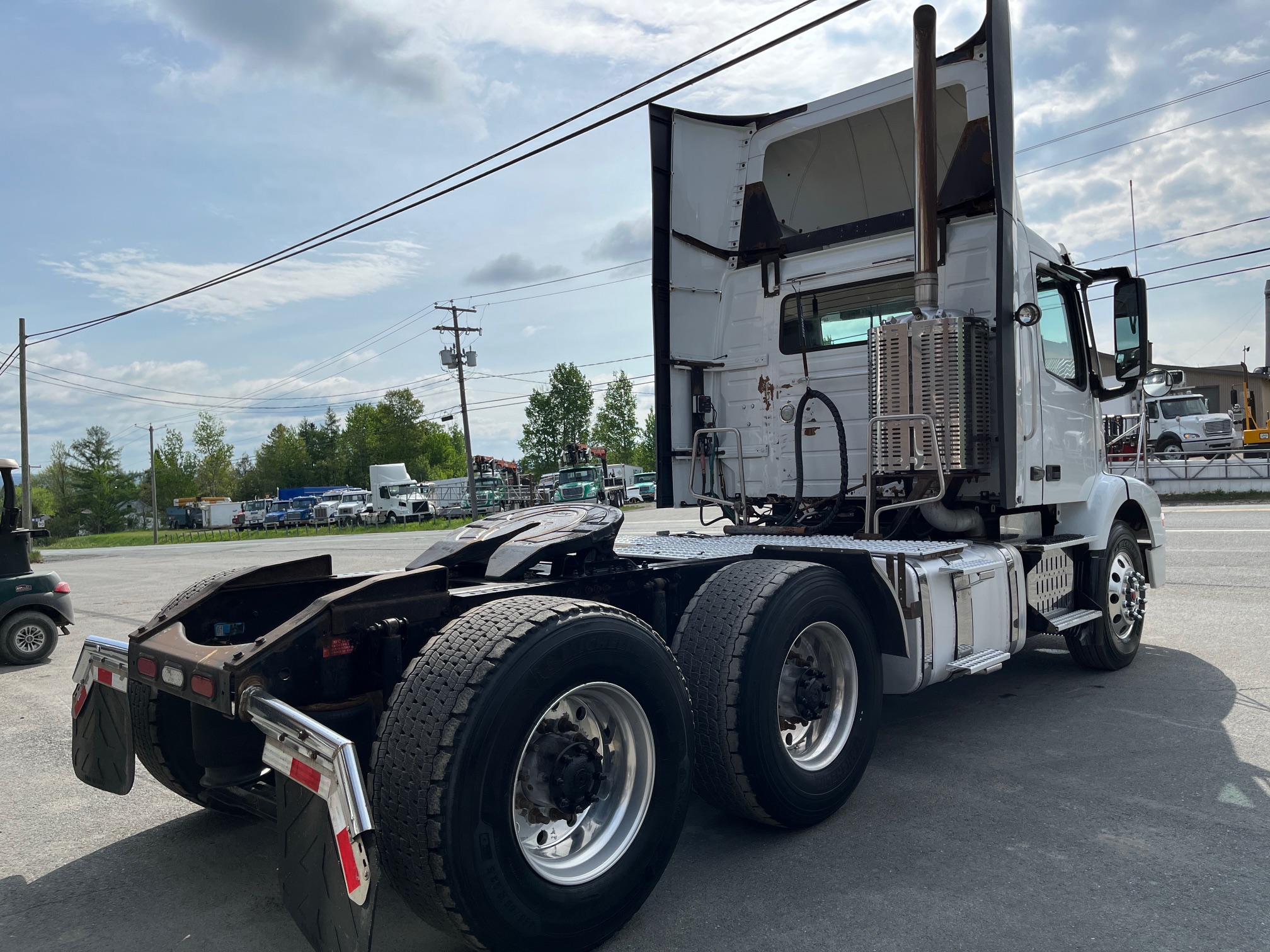 2014 - Volvo VNM64T - Camion Tracteur 05.JPG