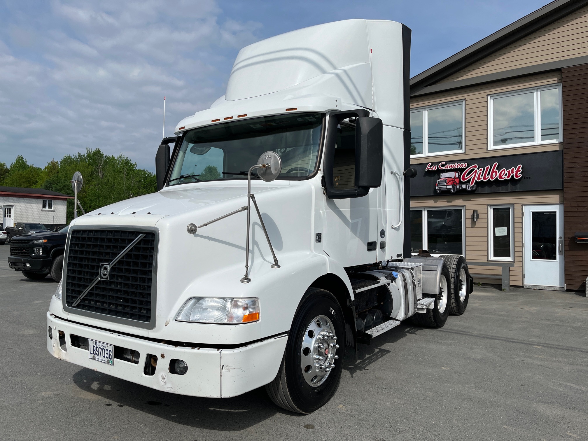 2014 - Volvo VNM64T - Camion Tracteur 01.JPG