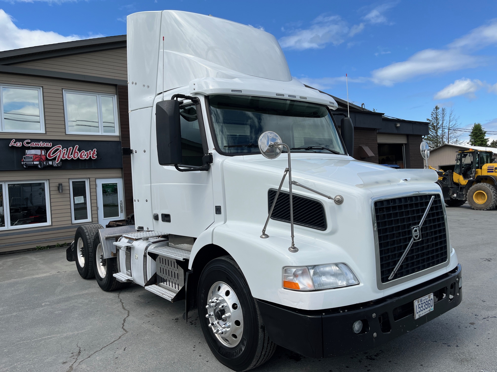 2014 - Volvo VNM64T - Camion Tracteur 03.JPG