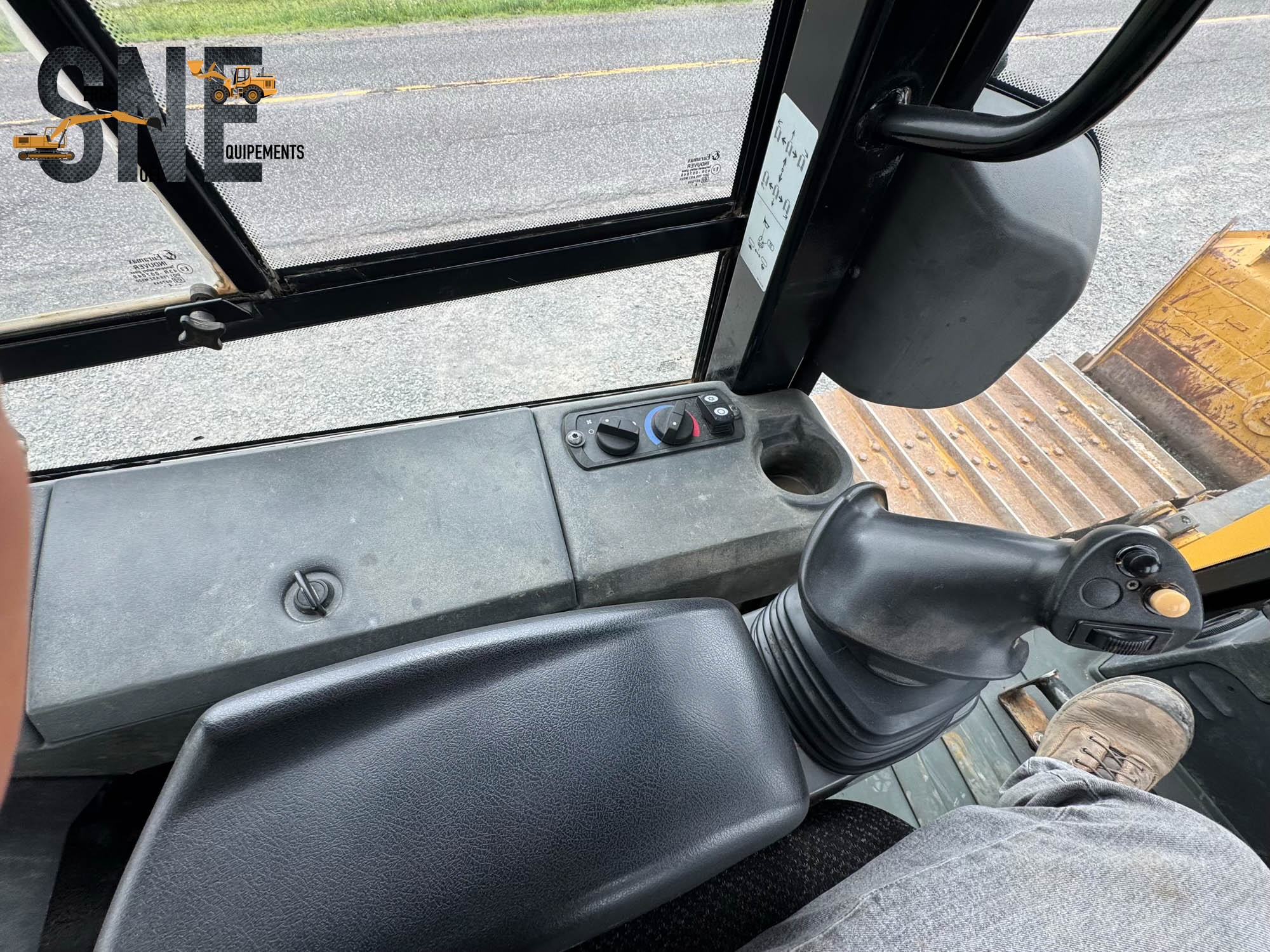 Caterpillar D6K2 LGP #1142_6847.jpg