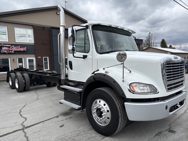 2012 - Freightliner M2 112 - Cab & Chassis 03.JPG