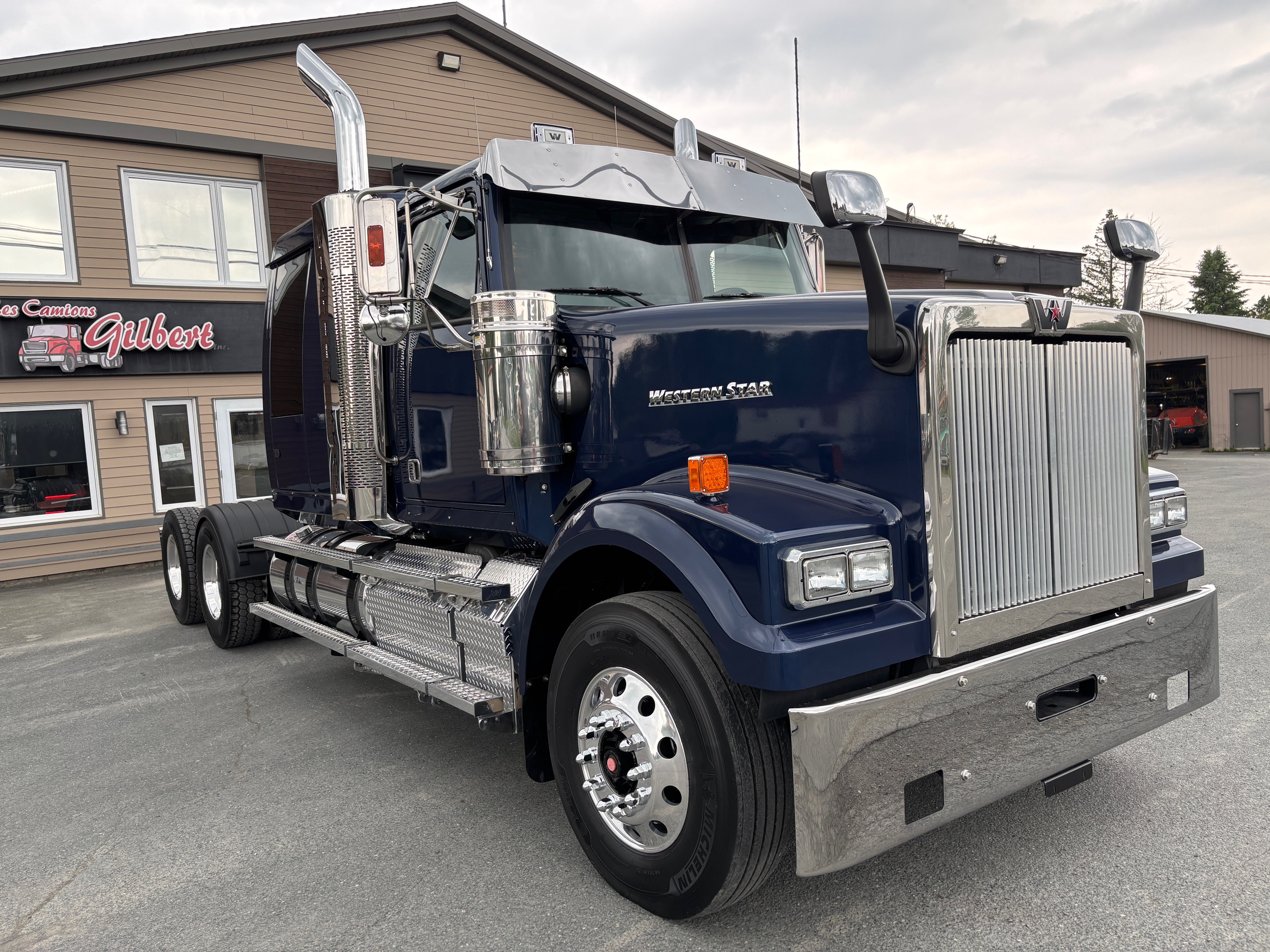 2018 - Western Star 4900FA - Camion Tracteur 03.JPG