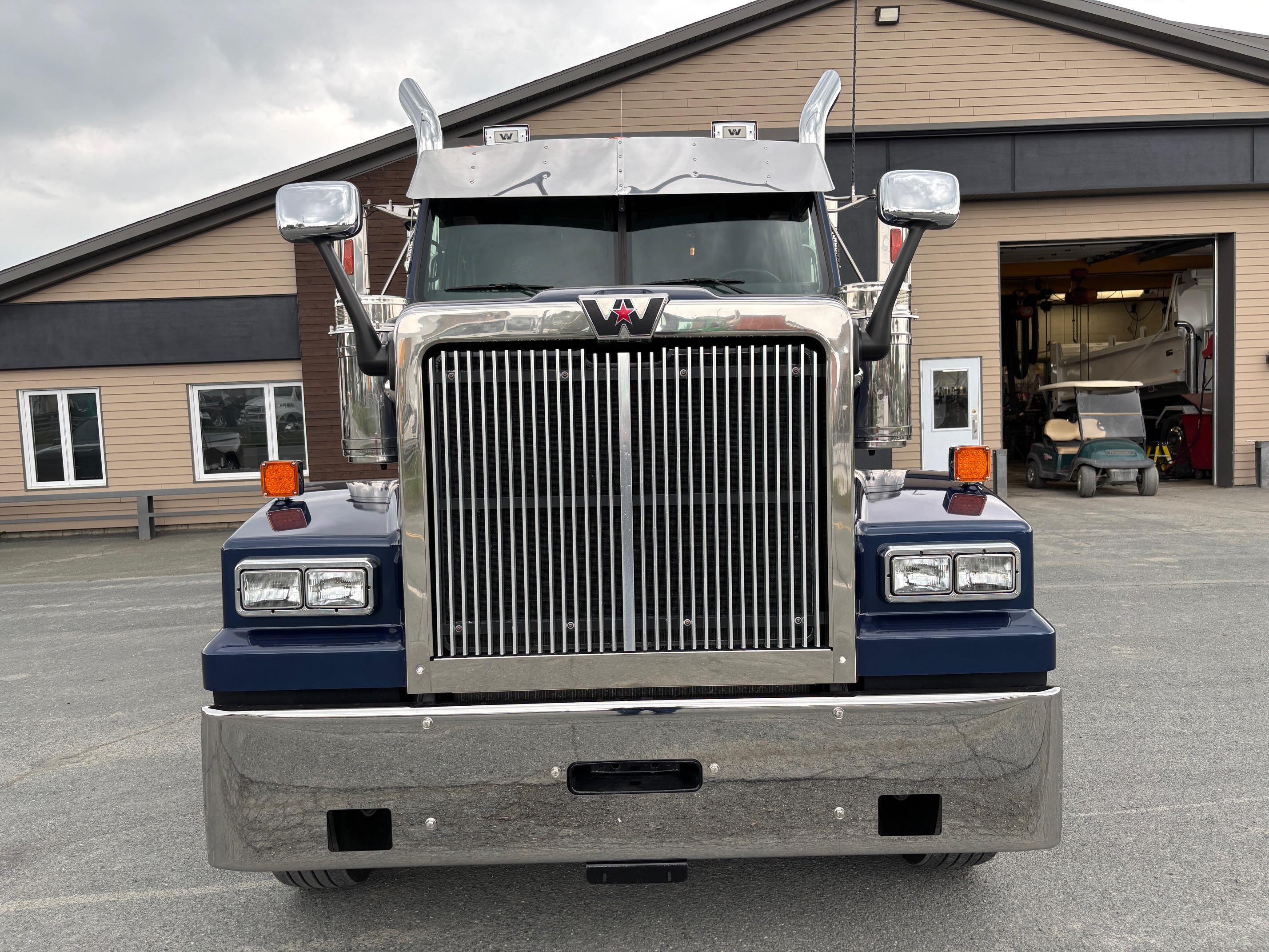 2018 - Western Star 4900FA - Camion Tracteur 02.JPG