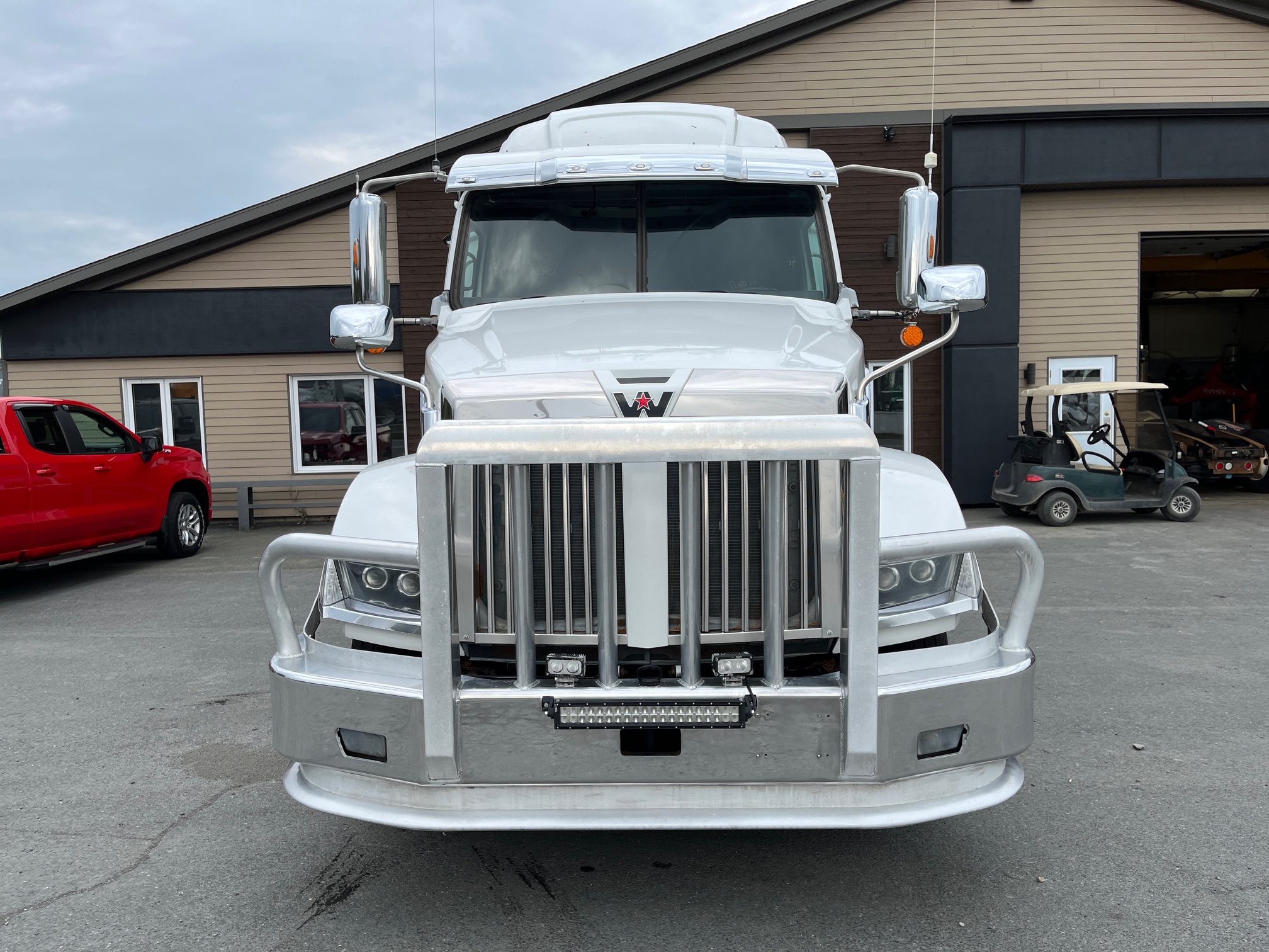 2020 - Western Star 5700XE - Camion Tracteur 02.JPG