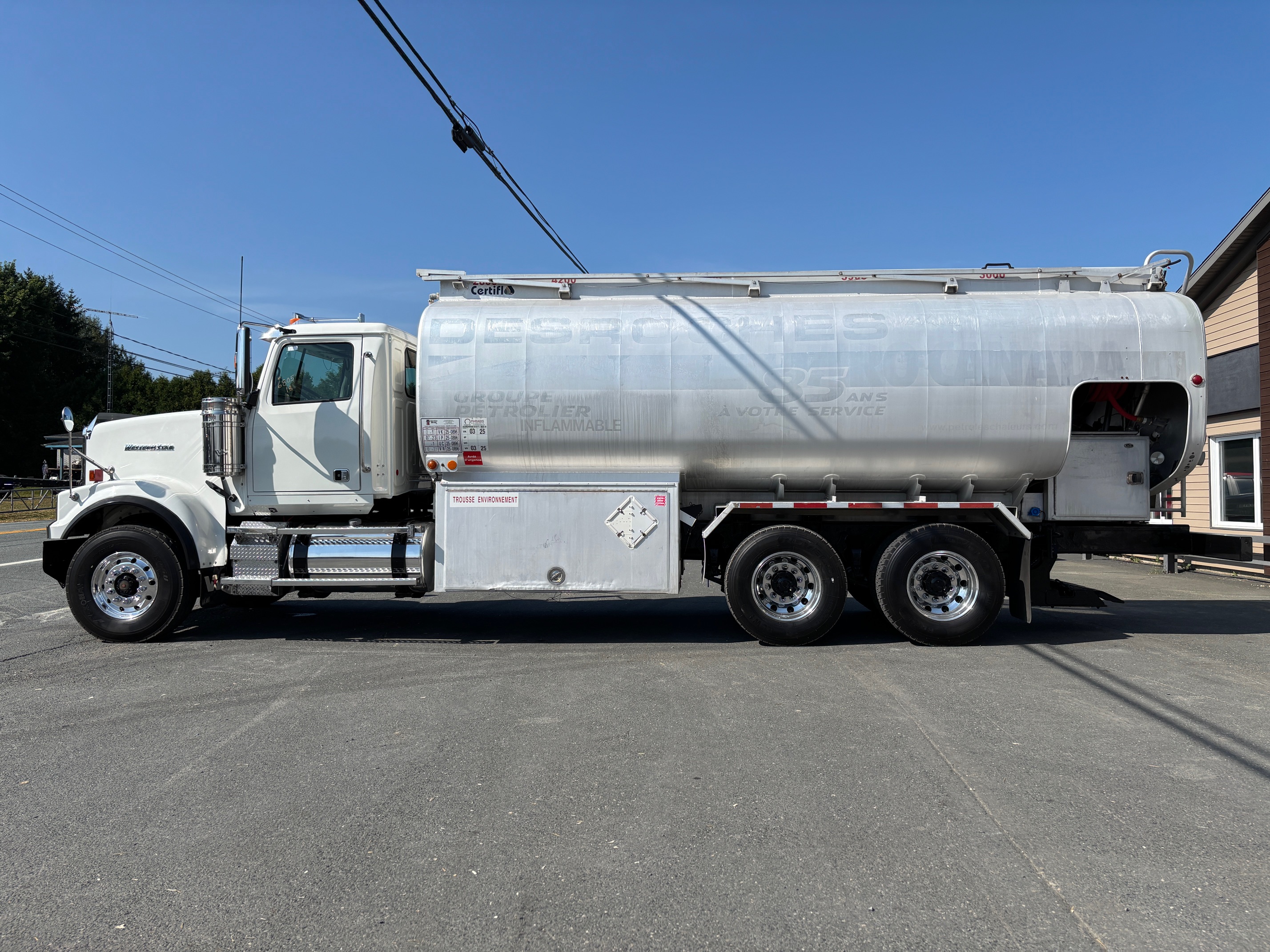 2018 - Western Star 4900FA - Camion Citerne 07.JPG