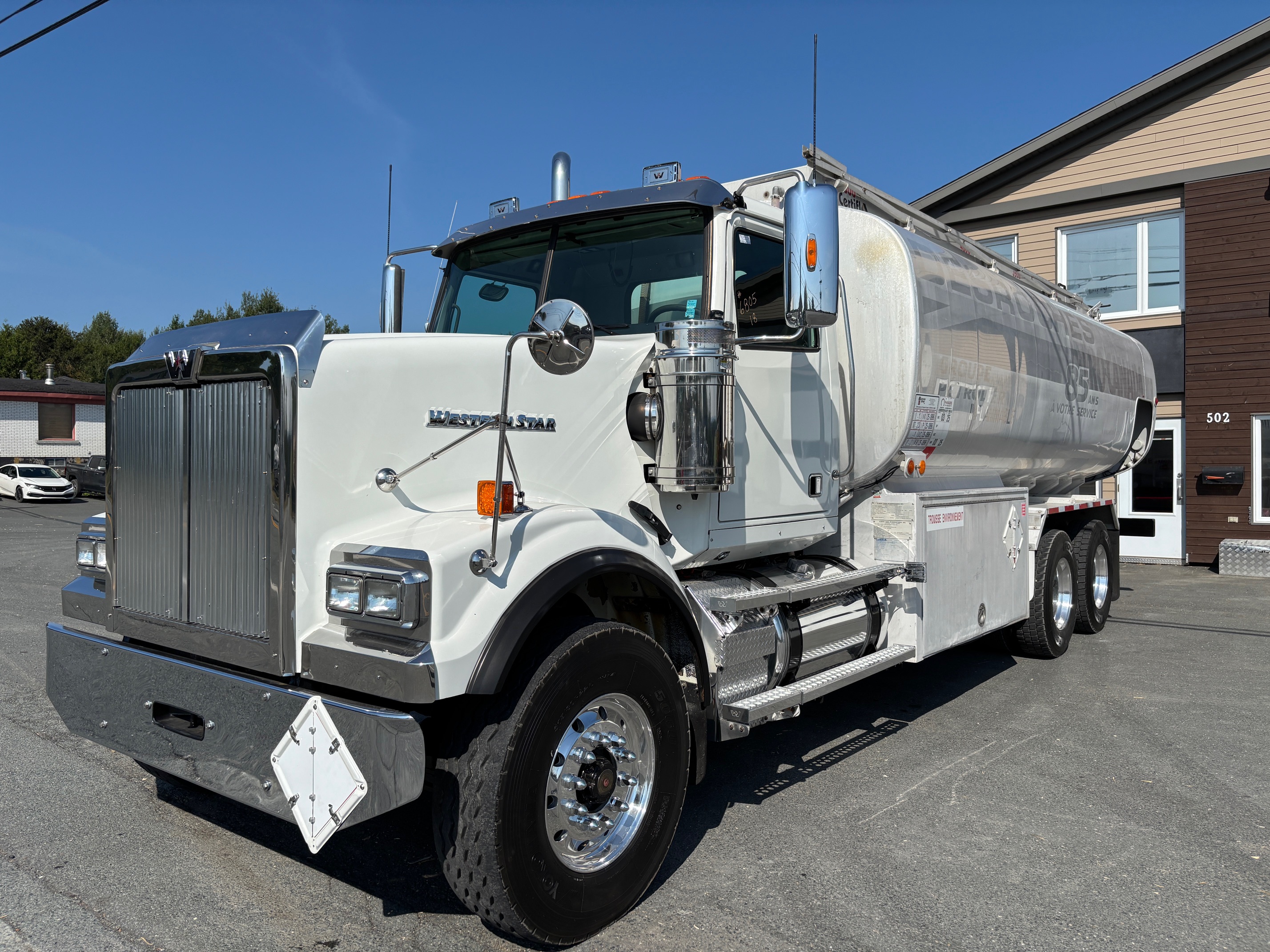 2018 - Western Star 4900FA - Camion Citerne 01.JPG
