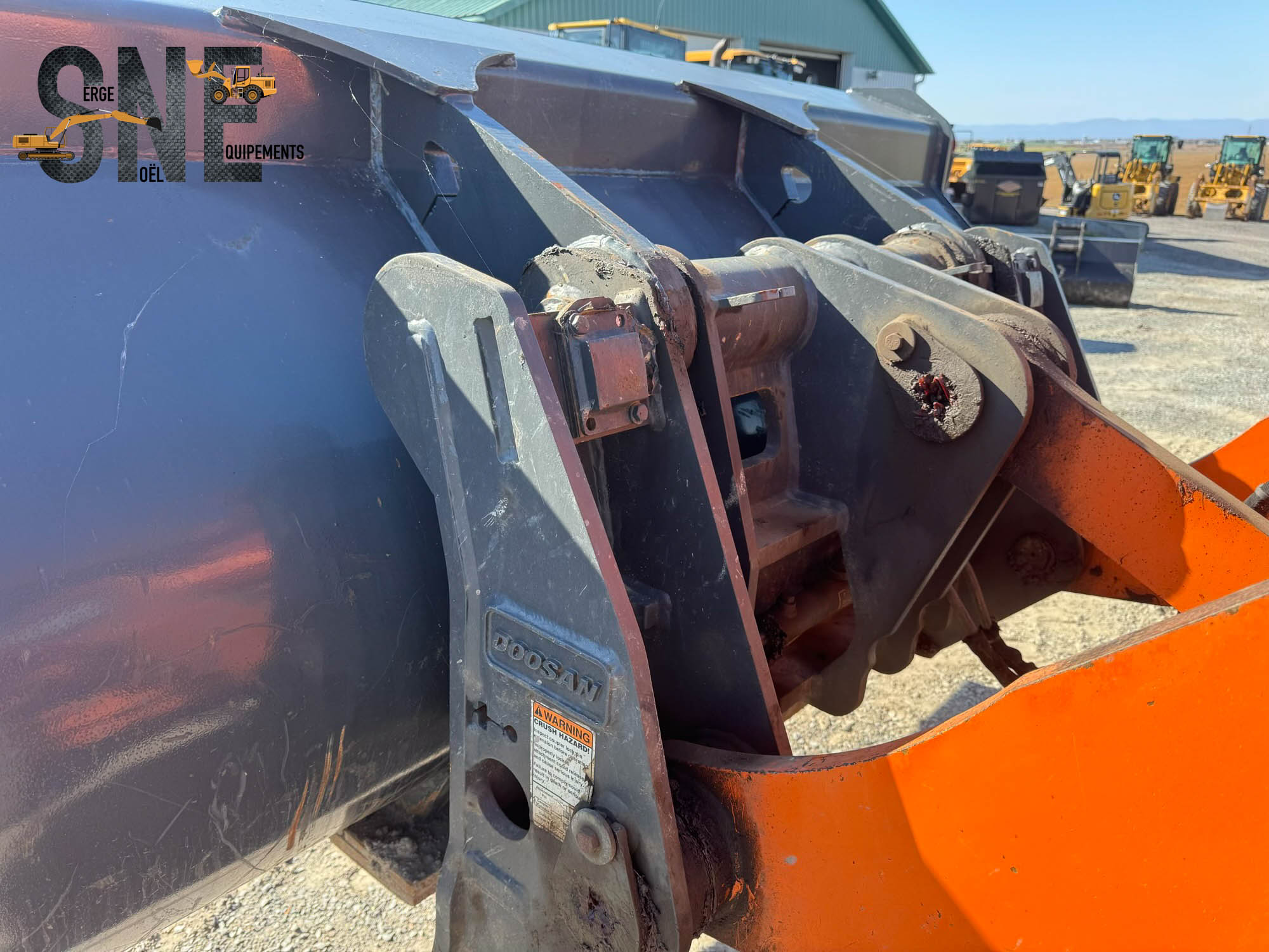 Doosan DL200_8413.jpg